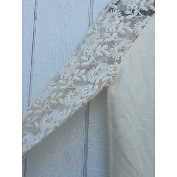 Vintage Talbott Taralan SUPER Cute Off White Sweater With‎ Lace Flower Sleeves - Picture 2 of 4